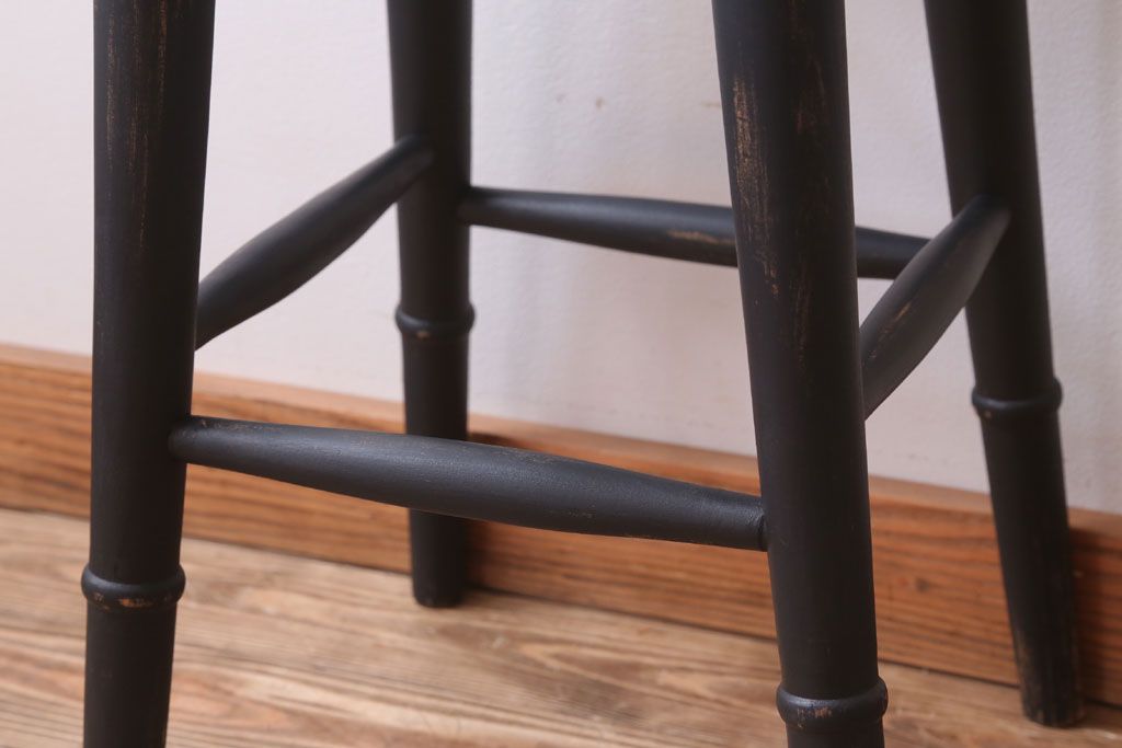 中古　背の高いブラックペイントスツール