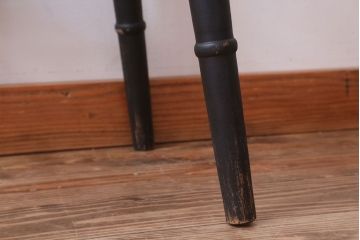 中古　背の高いブラックペイントスツール