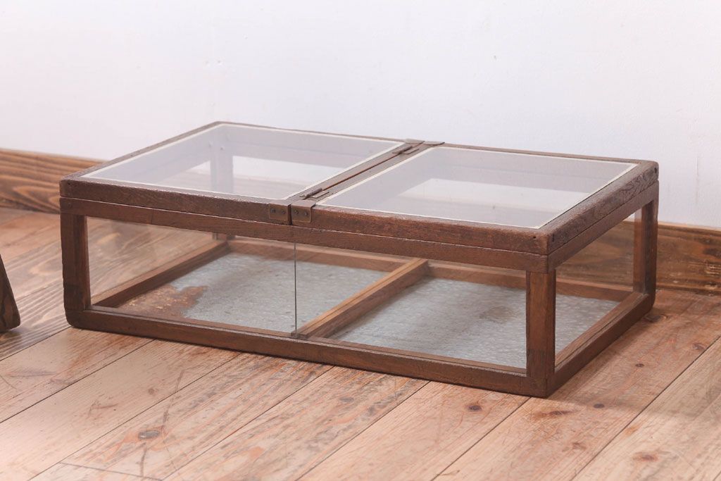 レトロ家具　昭和レトロ　古い木の小ぶりなガラスケース(ショーケース)