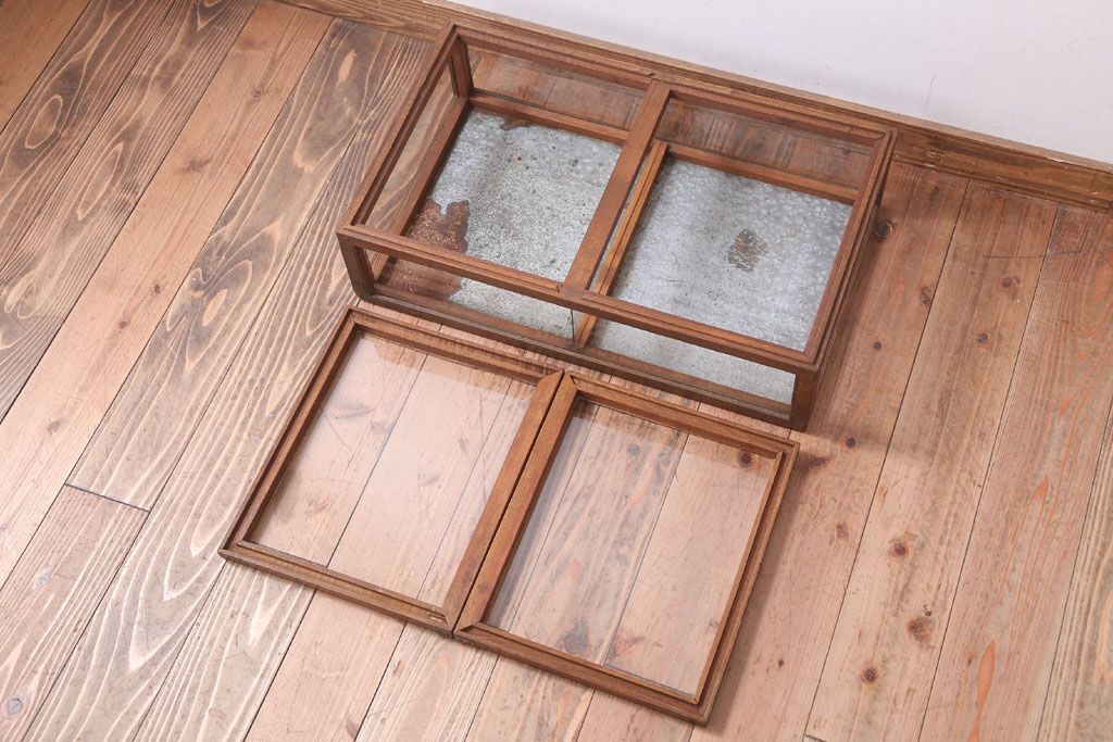 レトロ家具　昭和レトロ　古い木の小ぶりなガラスケース(ショーケース)
