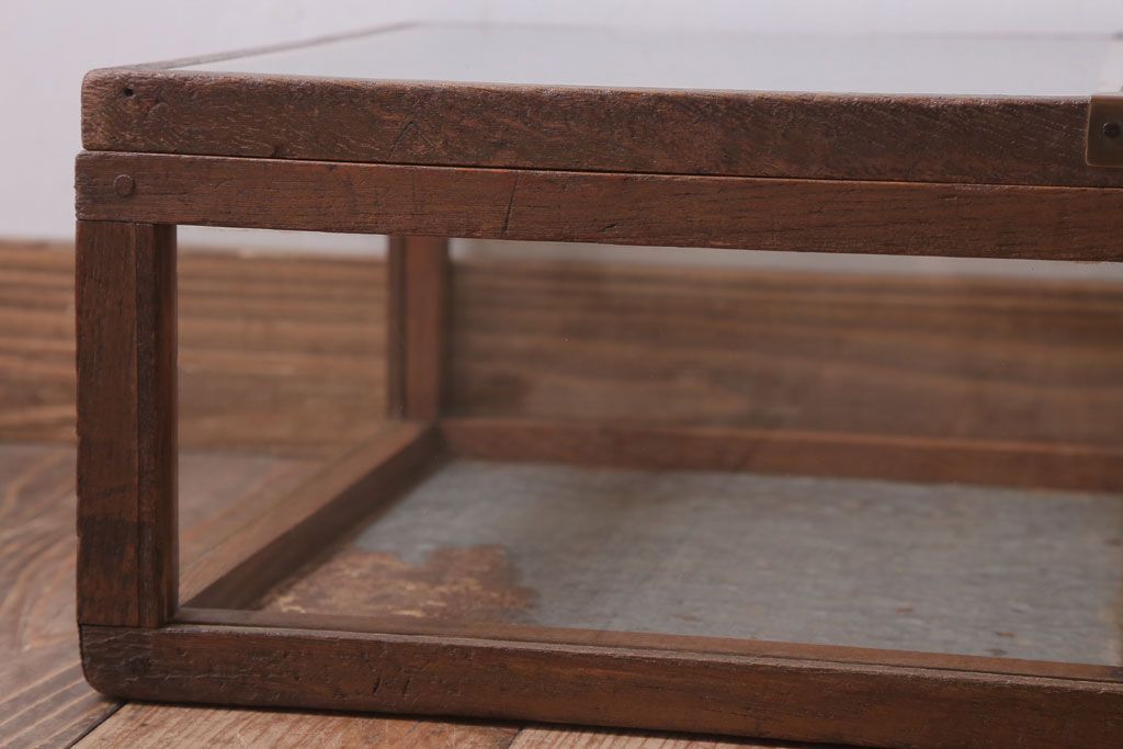 レトロ家具　昭和レトロ　古い木の小ぶりなガラスケース(ショーケース)