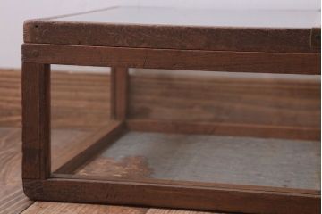 レトロ家具　昭和レトロ　古い木の小ぶりなガラスケース(ショーケース)