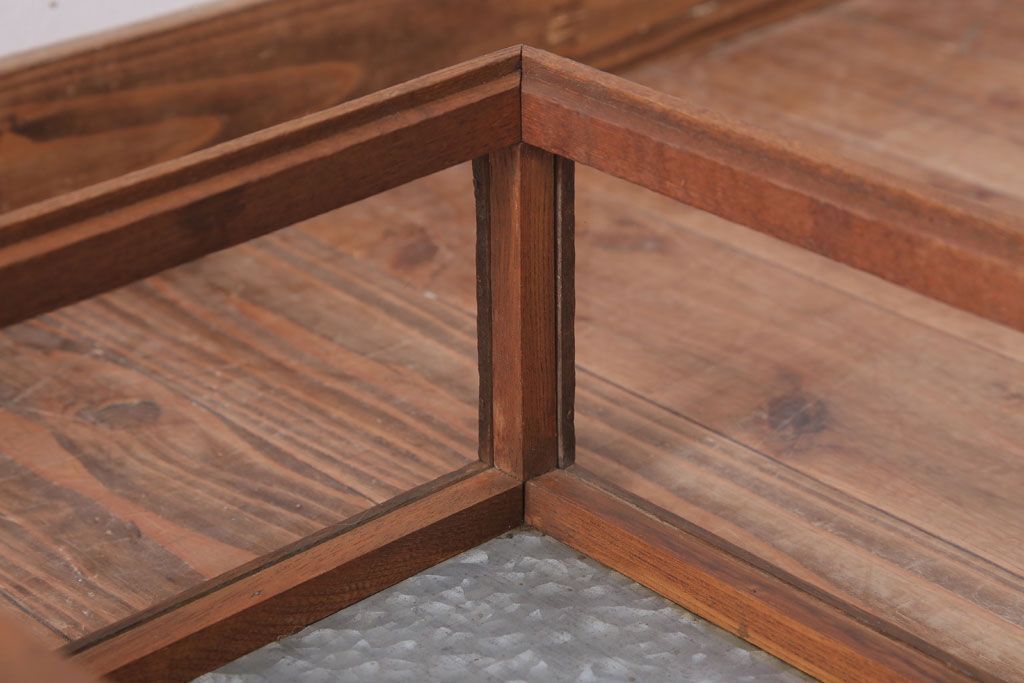 レトロ家具　昭和レトロ　古い木の小ぶりなガラスケース(ショーケース)