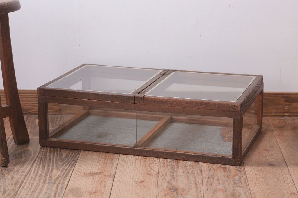 レトロ家具　昭和レトロ　古い木の小ぶりなガラスケース(ショーケース)