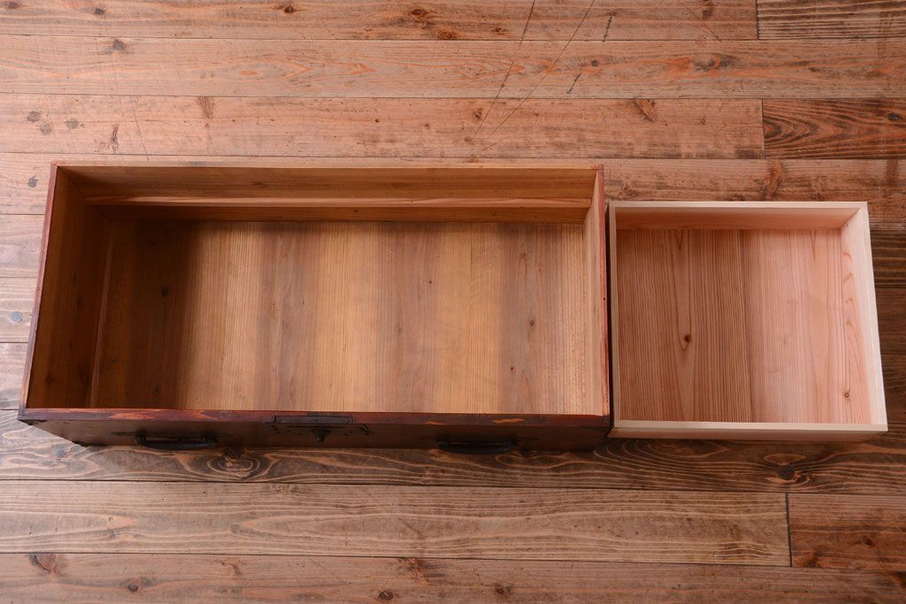 アンティーク家具　古民具・骨董　明治期　脚付き時代箪笥(衣装箪笥)