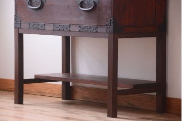 アンティーク家具　古民具・骨董　明治期　脚付き時代箪笥(衣装箪笥)