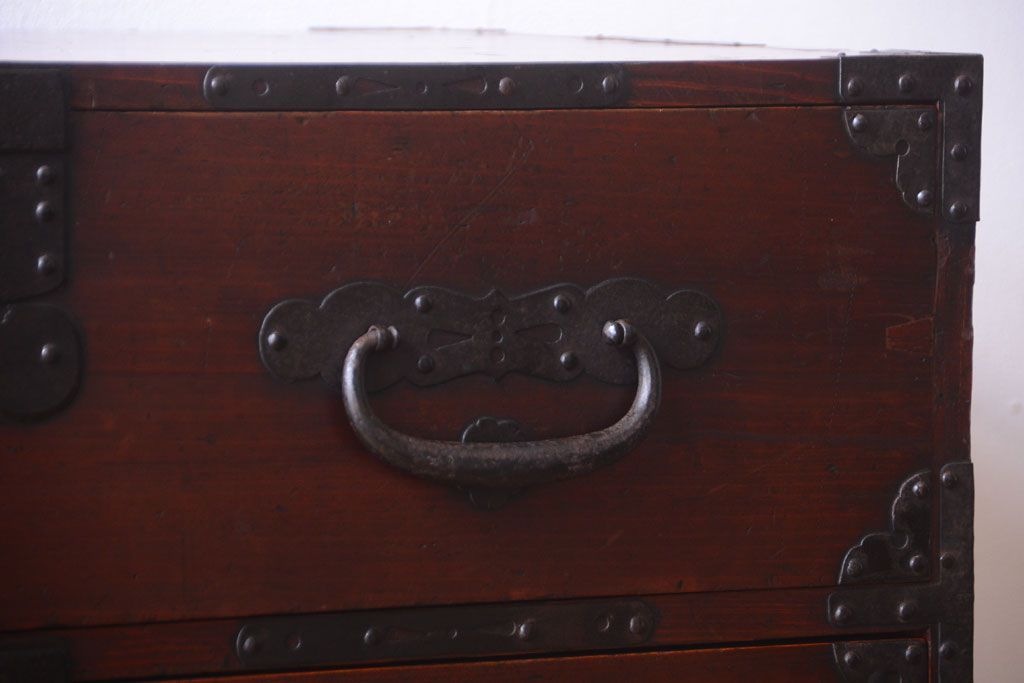 アンティーク家具　古民具・骨董　明治期　脚付き時代箪笥(衣装箪笥)