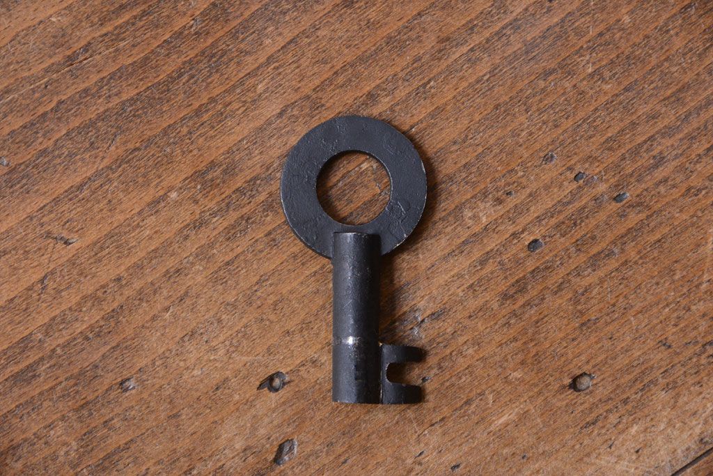 アンティーク家具　古民具・骨董　明治期　脚付き時代箪笥(衣装箪笥)