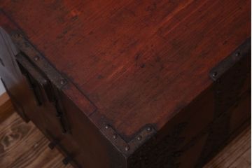 アンティーク家具　古民具・骨董　明治期　隠し付き!脚付き観音箪笥ローボード(衣装箪笥・時代箪笥)