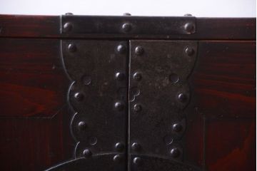 アンティーク家具　古民具・骨董　明治期　隠し付き!脚付き観音箪笥ローボード(衣装箪笥・時代箪笥)