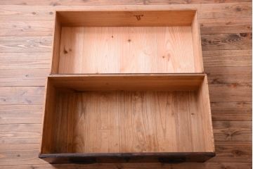 アンティーク家具　古民具・骨董　金具が上等な和製アンティーク衣装箪笥ローボード(時代箪笥)