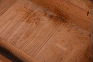 アンティーク家具　古民具・骨董　金具が上等な和製アンティーク衣装箪笥ローボード(時代箪笥)