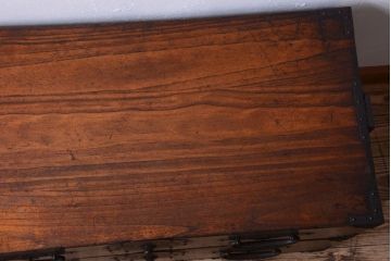 アンティーク家具　古民具・骨董　金具が上等な和製アンティーク衣装箪笥ローボード(時代箪笥)