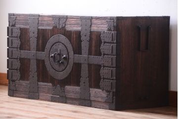 アンティーク家具　古民具・骨董　明治期　総桐材!隠し付き観音箪笥ローボード(衣装箪笥・時代箪笥)