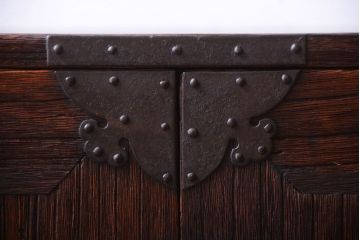 アンティーク家具　古民具・骨董　明治期　総桐材!隠し付き観音箪笥ローボード(衣装箪笥・時代箪笥)