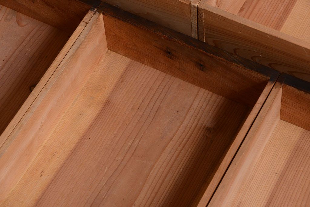 アンティーク家具　和製アンティーク　デザインガラス入り!引き出し付きの古い収納棚(戸棚)