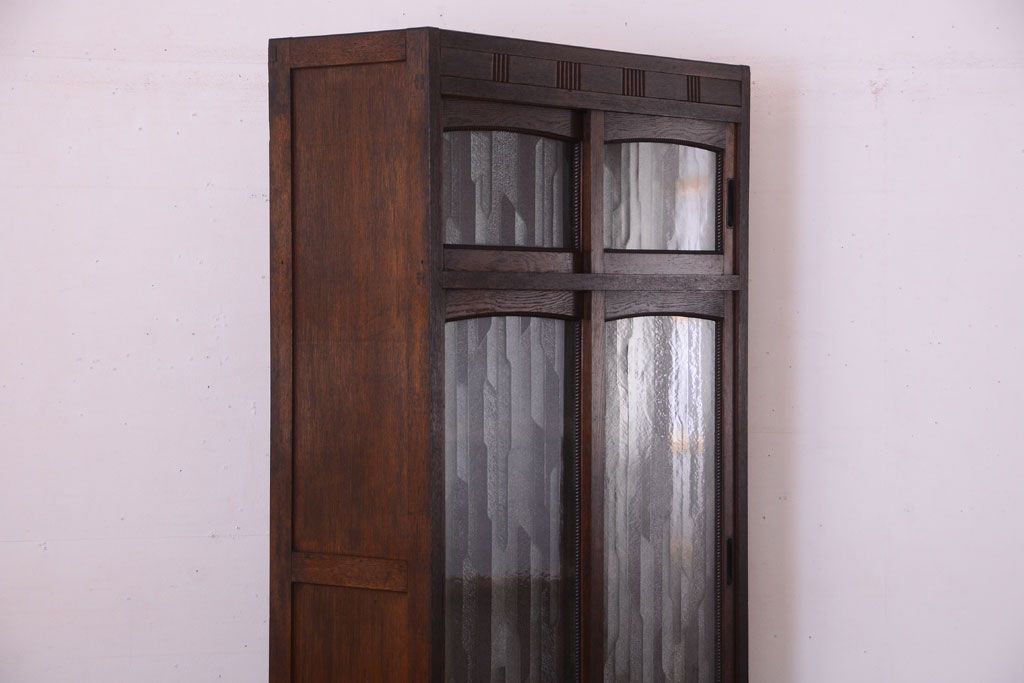 アンティーク家具　和製アンティーク　デザインガラス入り!引き出し付きの古い収納棚(戸棚)