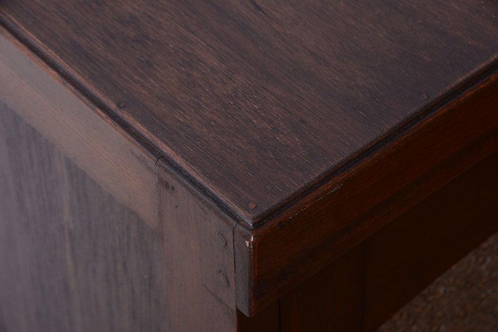 アンティーク家具　和製アンティーク　ダイヤガラス入り!古い木の小ぶりな引き出し付き本箱