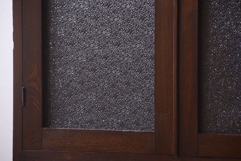 アンティーク家具　和製アンティーク　ダイヤガラス入り!古い木の小ぶりな引き出し付き本箱