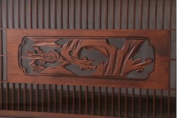 古民具・骨董　古い木の竹梅模様ガラス書院欄間(明かり取り)