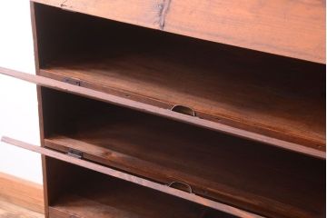 アンティーク家具　和製アンティーク　脚付き!古い木製のパタパタ収納棚
