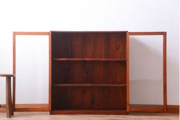 アンティーク家具　和製アンティーク　古い木製のシンプルな本箱(ブックケース)