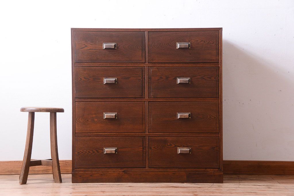 アンティーク家具　アンティーク　大正〜昭和期　前面欅材!シンプルシックな8杯チェスト