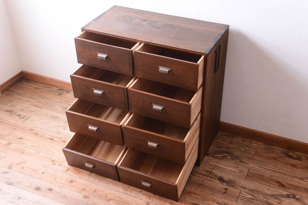 アンティーク家具　アンティーク　大正〜昭和期　前面欅材!シンプルシックな8杯チェスト