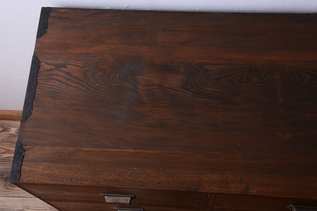 アンティーク家具　アンティーク　大正〜昭和期　前面欅材!シンプルシックな8杯チェスト