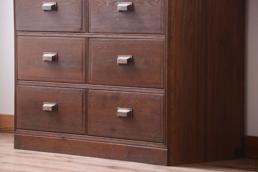 アンティーク家具　アンティーク　大正〜昭和期　前面欅材!シンプルシックな8杯チェスト