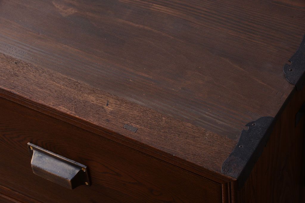 アンティーク家具　アンティーク　大正〜昭和期　前面欅材!シンプルシックな8杯チェスト