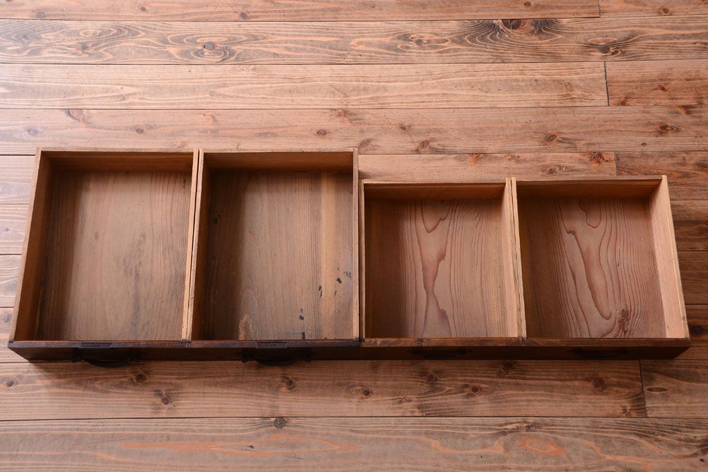 アンティーク家具　古民具・骨董　明治期　和モダンスタイル!収納箪笥サイドボード(水屋箪笥)(1)