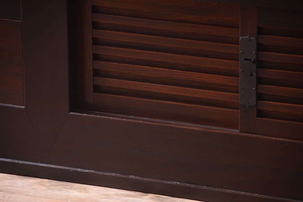 アンティーク家具　古民具・骨董　明治期　和モダンスタイル!収納箪笥サイドボード(水屋箪笥)(1)