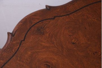 アンティーク家具　イギリスアンティーク　ウォールナット・オーク材の彫刻・象嵌入り最高級ダイニングテーブル