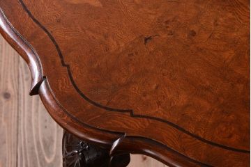 アンティーク家具　イギリスアンティーク　ウォールナット・オーク材の彫刻・象嵌入り最高級ダイニングテーブル