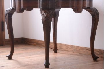 アンティーク家具　イギリスアンティーク　ウォールナット・オーク材の彫刻・象嵌入り最高級ダイニングテーブル
