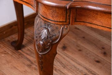 アンティーク家具　イギリスアンティーク　ウォールナット・オーク材の彫刻・象嵌入り最高級ダイニングテーブル