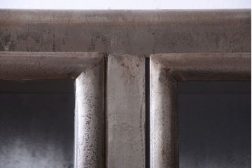 ヴィンテージ家具　フランスビンテージ　大ぶりなスチールキャビネット(メディカルキャビネット・ケビント)