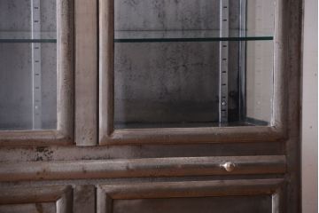 ヴィンテージ家具　フランスビンテージ　大ぶりなスチールキャビネット(メディカルキャビネット・ケビント)