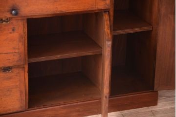 アンティーク家具　古民具・骨董　格子戸付き!古い木味の大型パタパタ収納棚