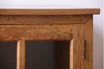 レトロ家具　昭和レトロ　脚付き!古い木製の収納棚(キャビネット)(1)