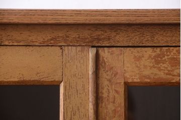 レトロ家具　昭和レトロ　脚付き!古い木製の収納棚(キャビネット)(1)