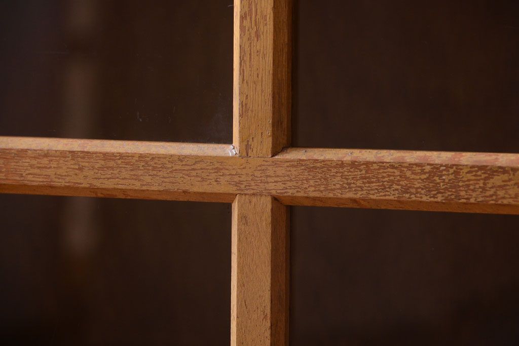 レトロ家具　昭和レトロ　脚付き!古い木製の収納棚(キャビネット)(1)