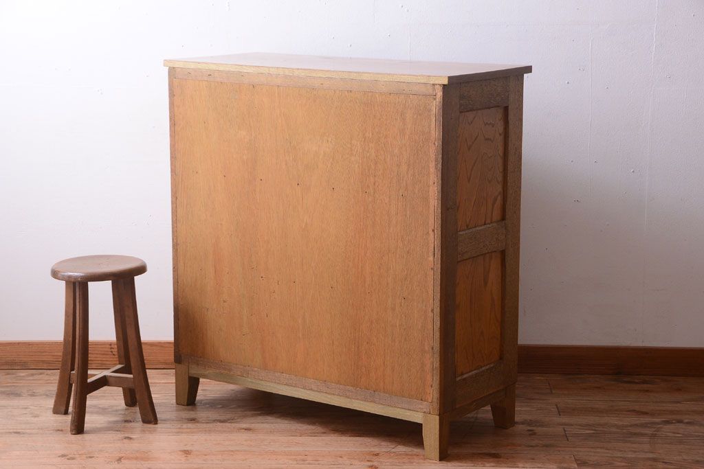 レトロ家具　昭和レトロ　脚付き!古い木製の収納棚(キャビネット)(1)