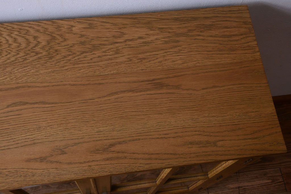 レトロ家具　昭和レトロ　脚付き!古い木製の収納棚(キャビネット)(2)