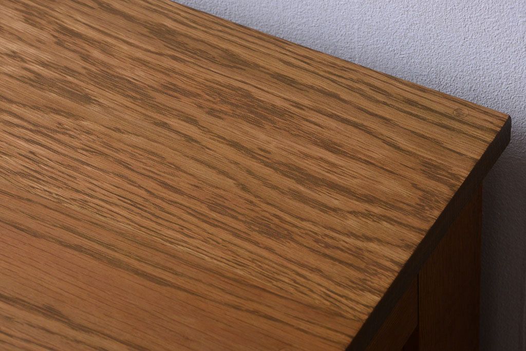 レトロ家具　昭和レトロ　脚付き!古い木製の収納棚(キャビネット)(2)