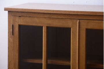 レトロ家具　昭和レトロ　脚付き!古い木製の収納棚(キャビネット)(2)