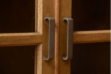 レトロ家具　昭和レトロ　脚付き!古い木製の収納棚(キャビネット)(2)