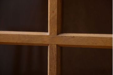 レトロ家具　昭和レトロ　脚付き!古い木製の収納棚(キャビネット)(2)