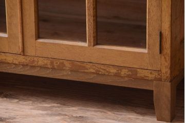 レトロ家具　昭和レトロ　脚付き!古い木製の収納棚(キャビネット)(2)